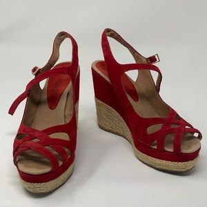 Andre Assous red wedge